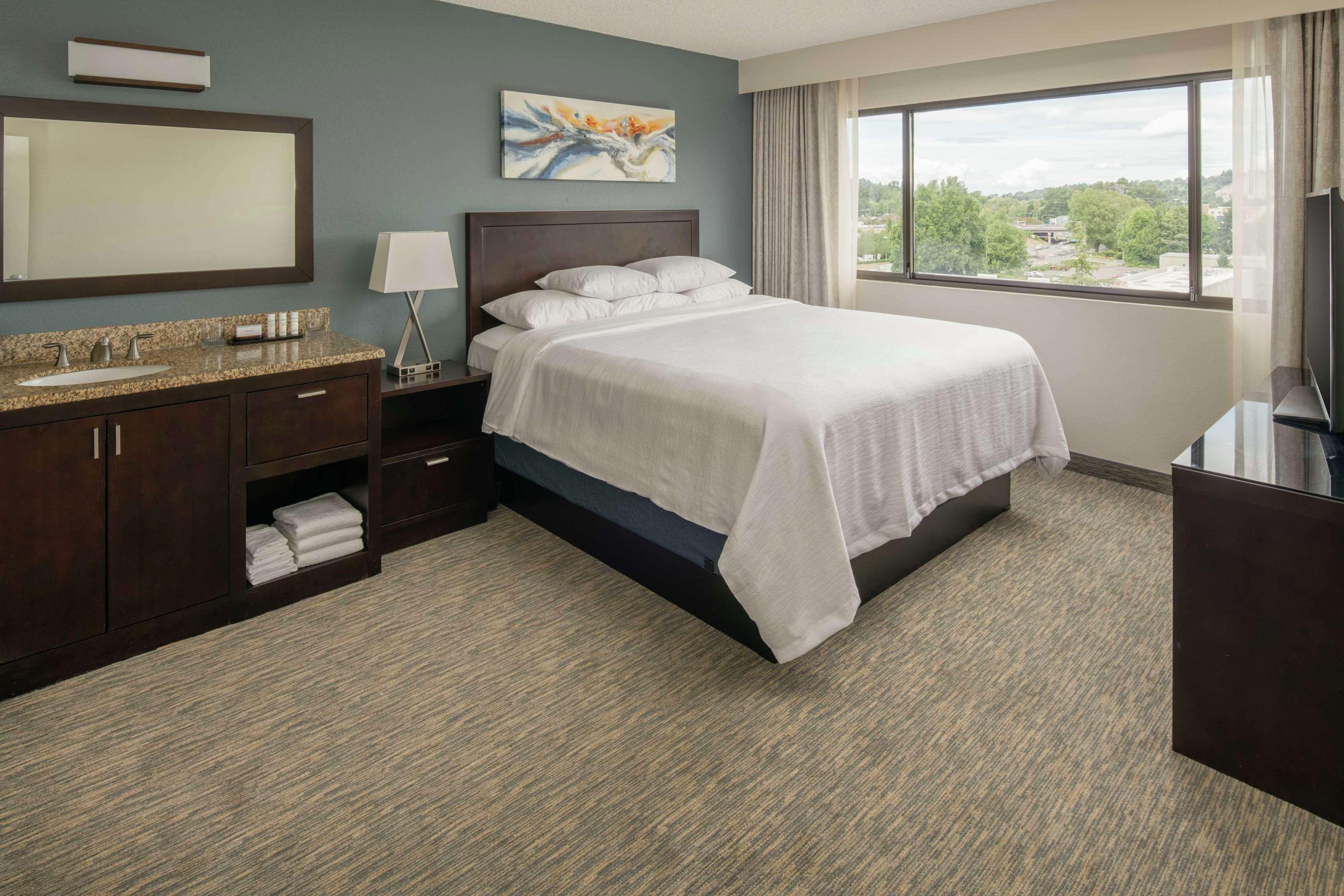 Embassy Suites By Hilton Seattle - Tacoma International Airport Tukwila Bagian luar foto