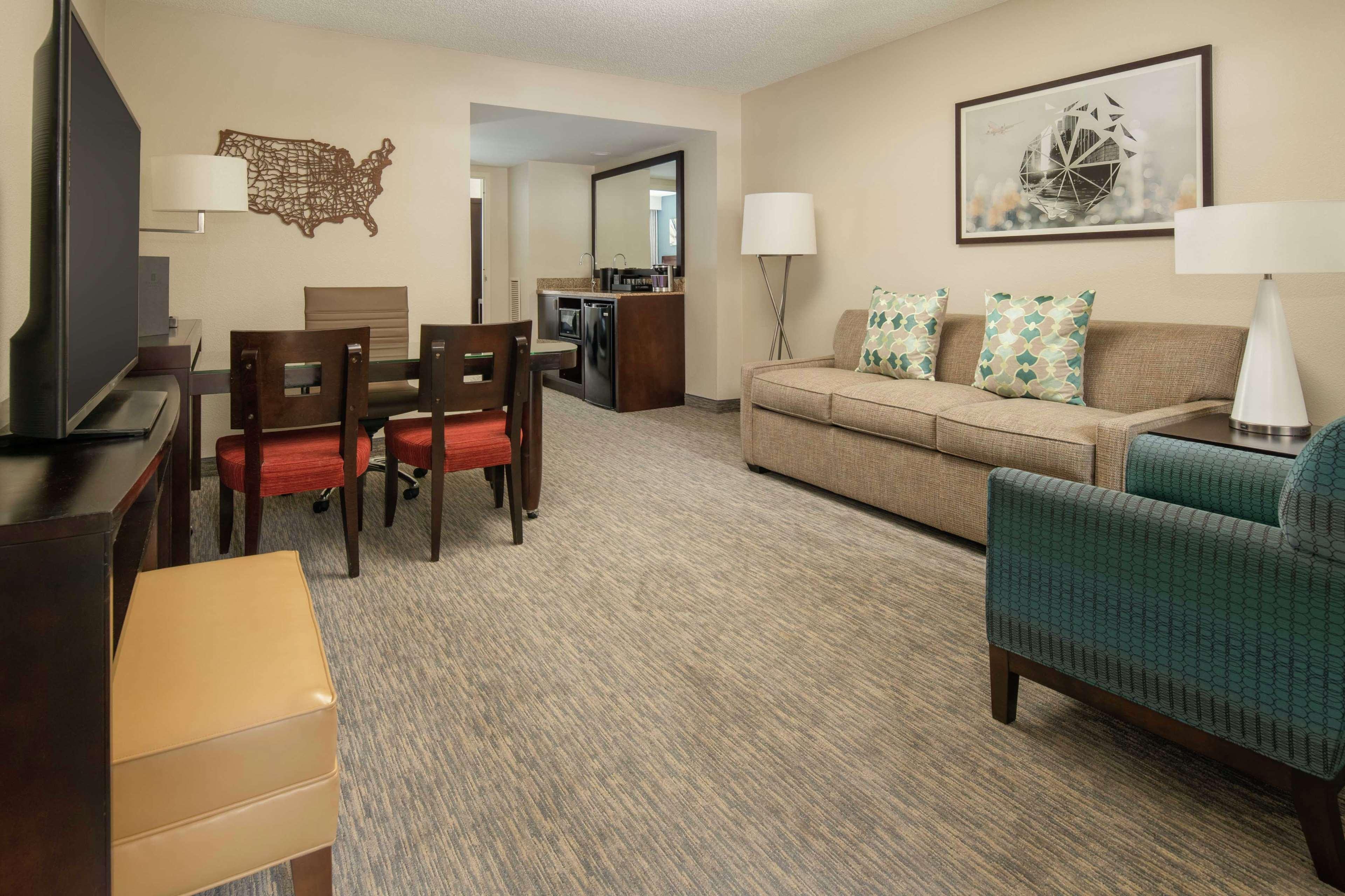 Embassy Suites By Hilton Seattle - Tacoma International Airport Tukwila Bagian luar foto