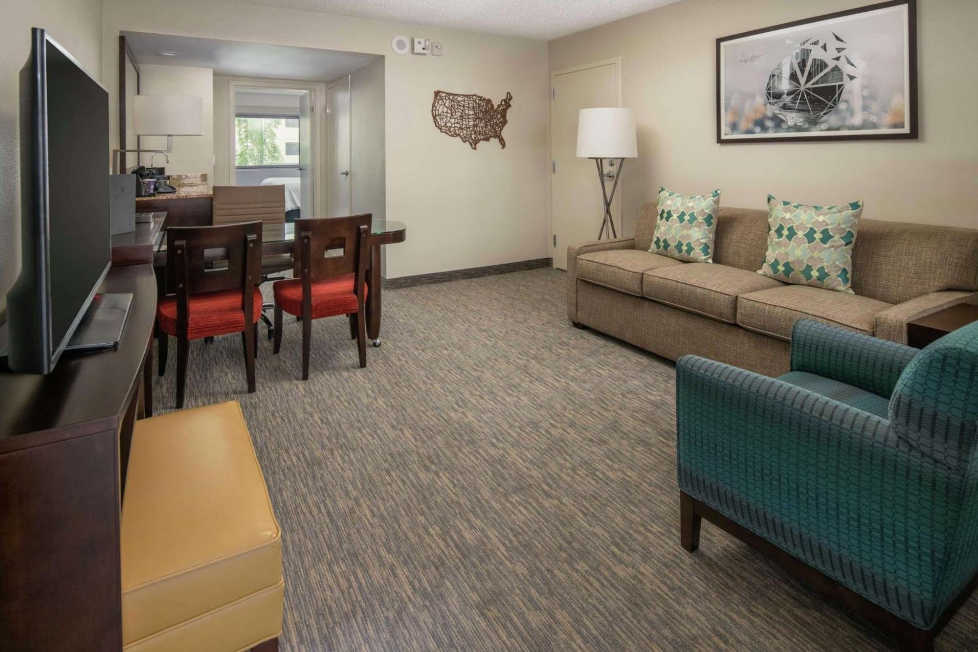 Embassy Suites By Hilton Seattle - Tacoma International Airport Tukwila Bagian luar foto