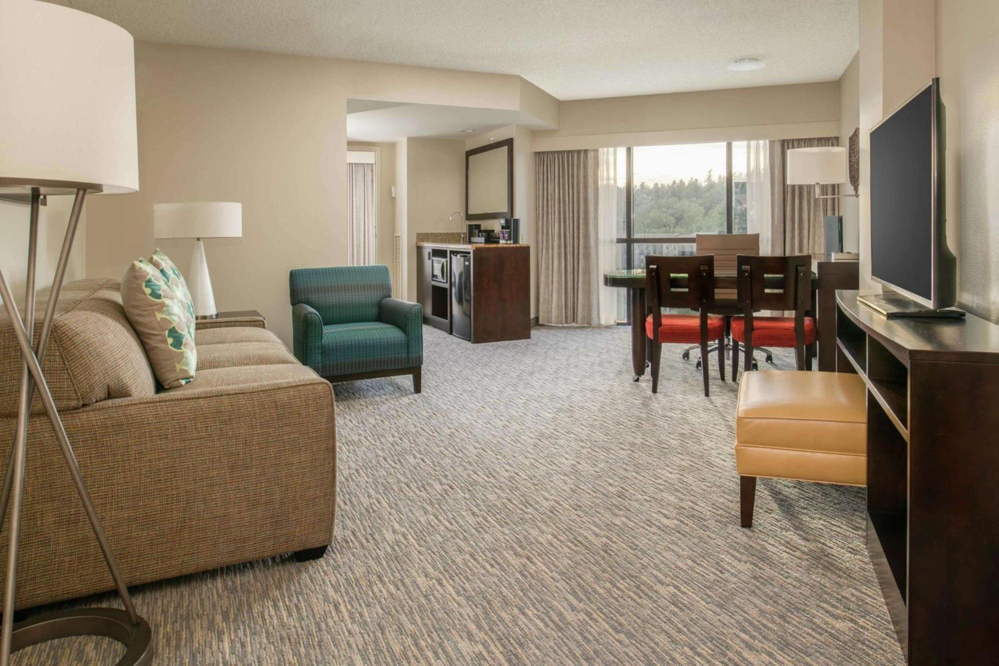 Embassy Suites By Hilton Seattle - Tacoma International Airport Tukwila Bagian luar foto