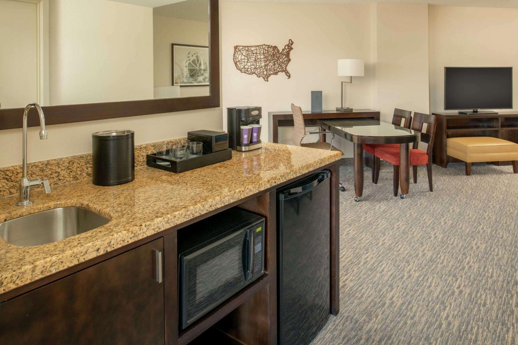 Embassy Suites By Hilton Seattle - Tacoma International Airport Tukwila Bagian luar foto