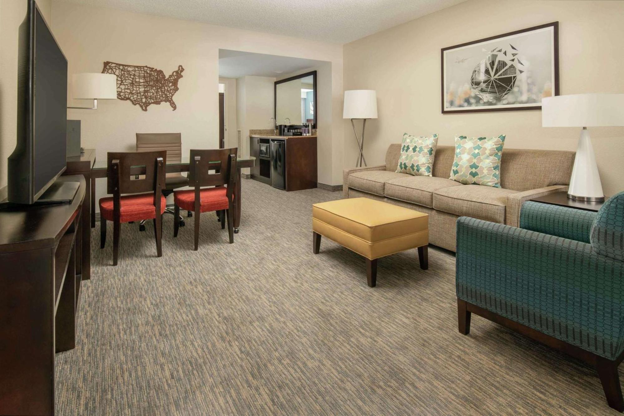 Embassy Suites By Hilton Seattle - Tacoma International Airport Tukwila Bagian luar foto