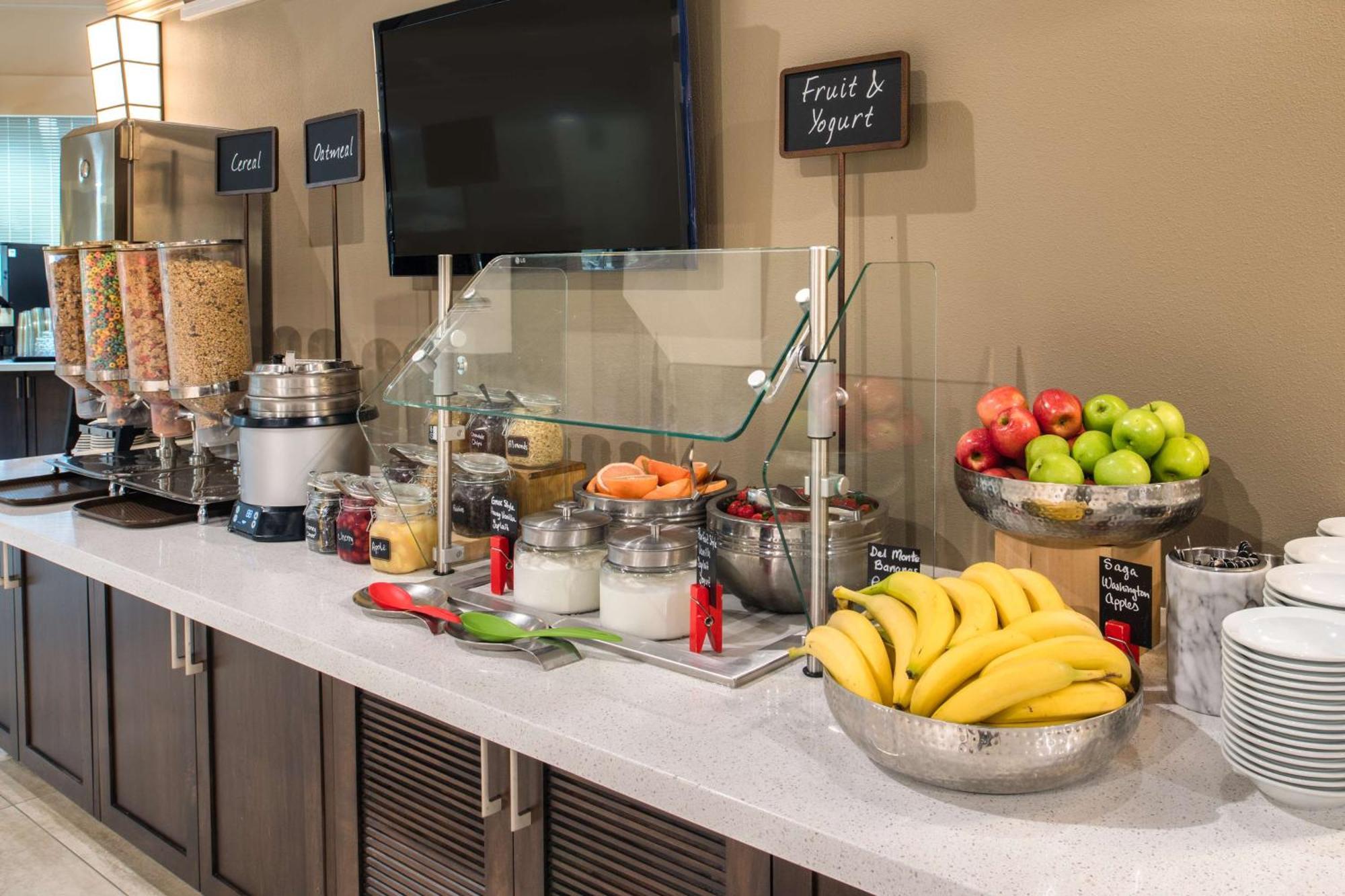 Embassy Suites By Hilton Seattle - Tacoma International Airport Tukwila Bagian luar foto