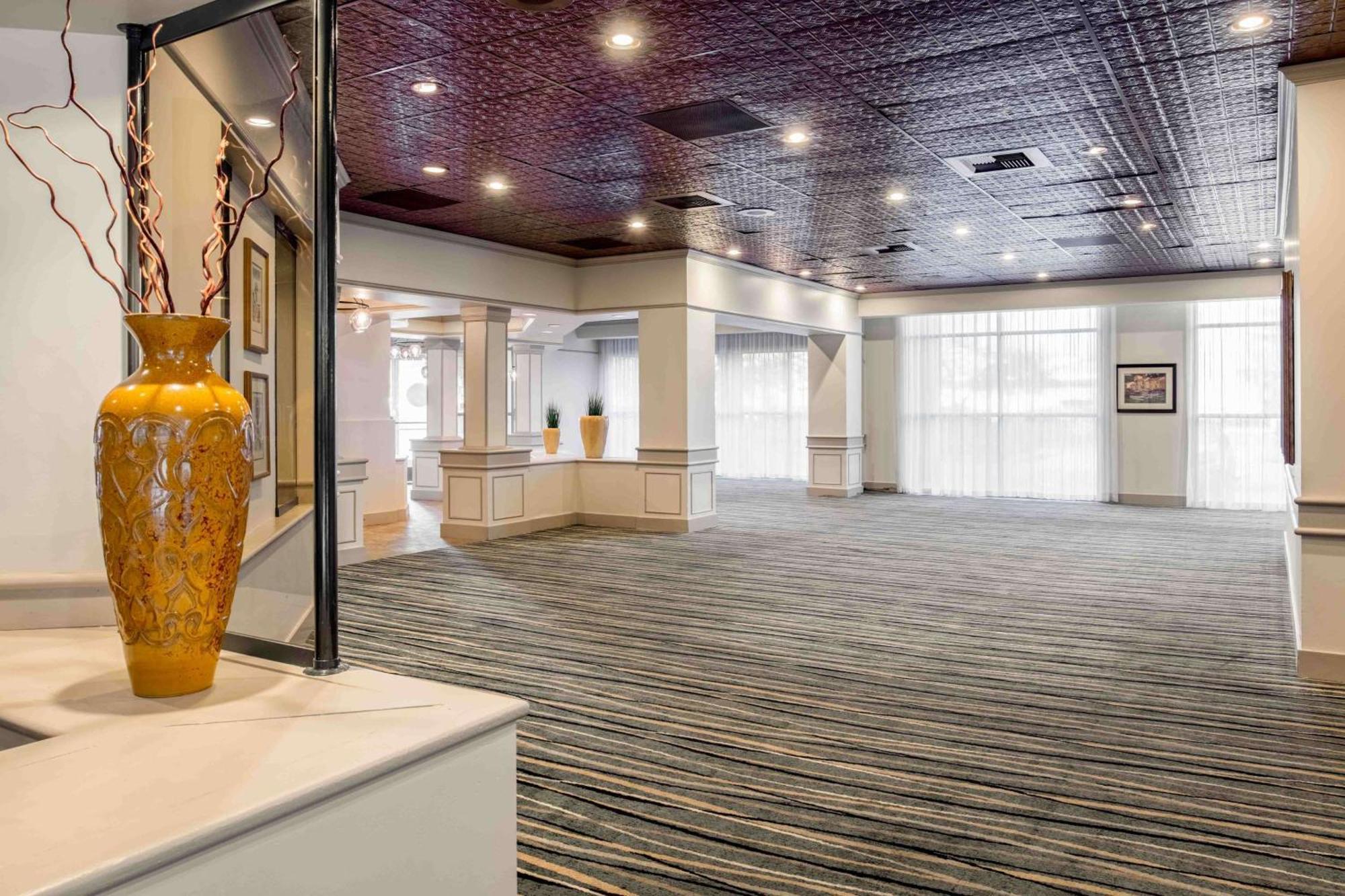 Embassy Suites By Hilton Seattle - Tacoma International Airport Tukwila Bagian luar foto