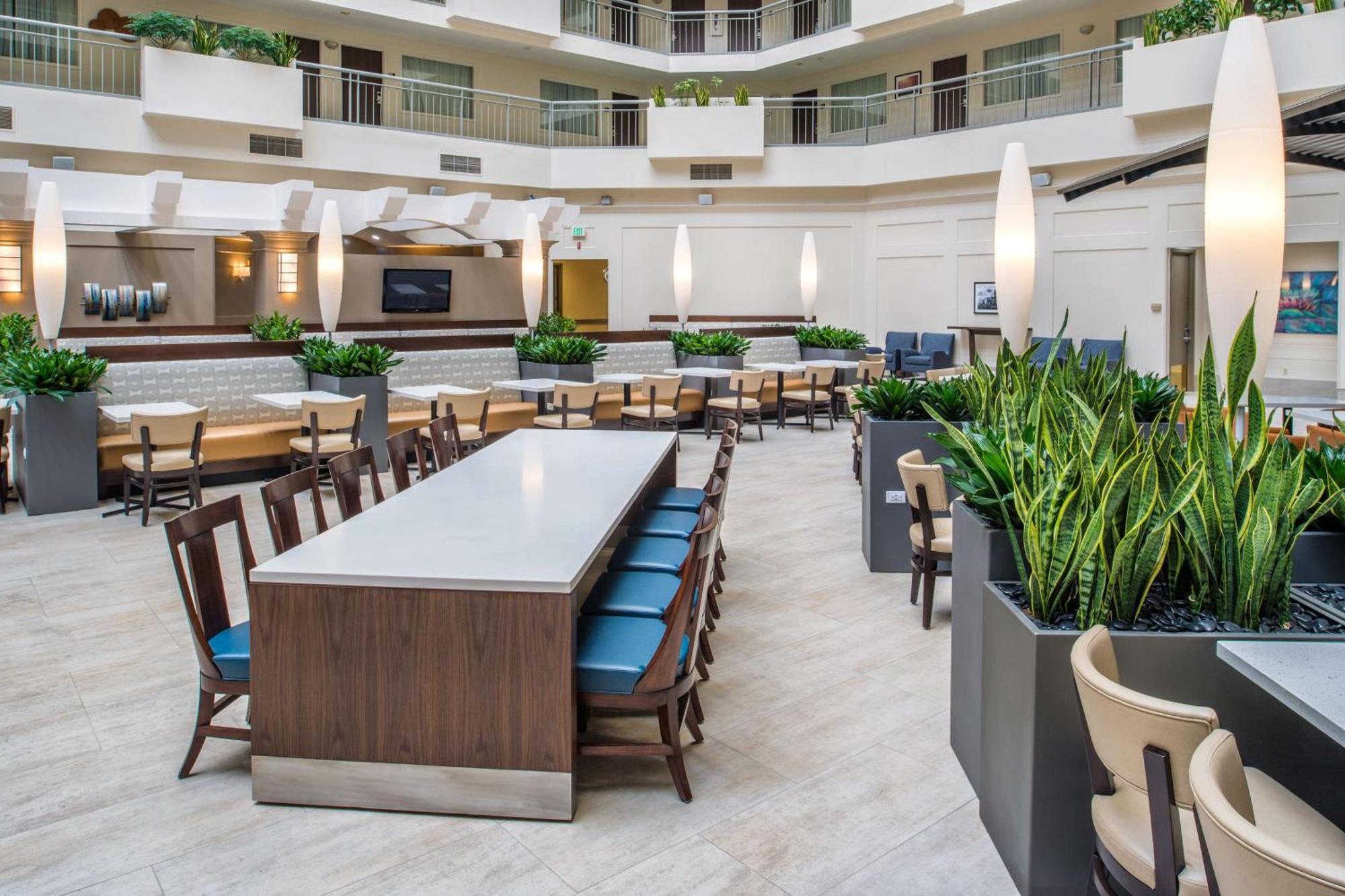 Embassy Suites By Hilton Seattle - Tacoma International Airport Tukwila Bagian luar foto